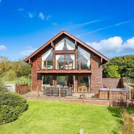 Skylark Sleeps 8 Private Hot Tub & Dogs Welcome Nr Padstow, Resort Pool Bar & Watersports Сент-Колумб-Мейджор Экстерьер фото