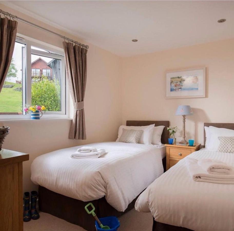 Skylark Sleeps 8 Private Hot Tub & Dogs Welcome Nr Padstow, Resort Pool Bar & Watersports Сент-Колумб-Мейджор Экстерьер фото